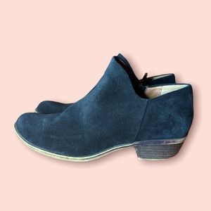 ✨ LUCKY BRAND ✨ black suede booties - 8